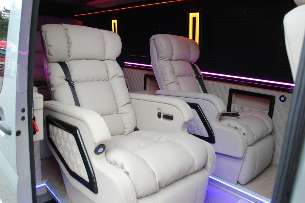 Мікроавтобус, Пасажирський фургон Mercedes-Benz Sprinter 313  VIP Shuttle 9 Pers. Luxury TV LED: фото 13