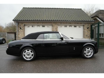 Мікроавтобус Rolls-Royce Phantom Drophead Coupe