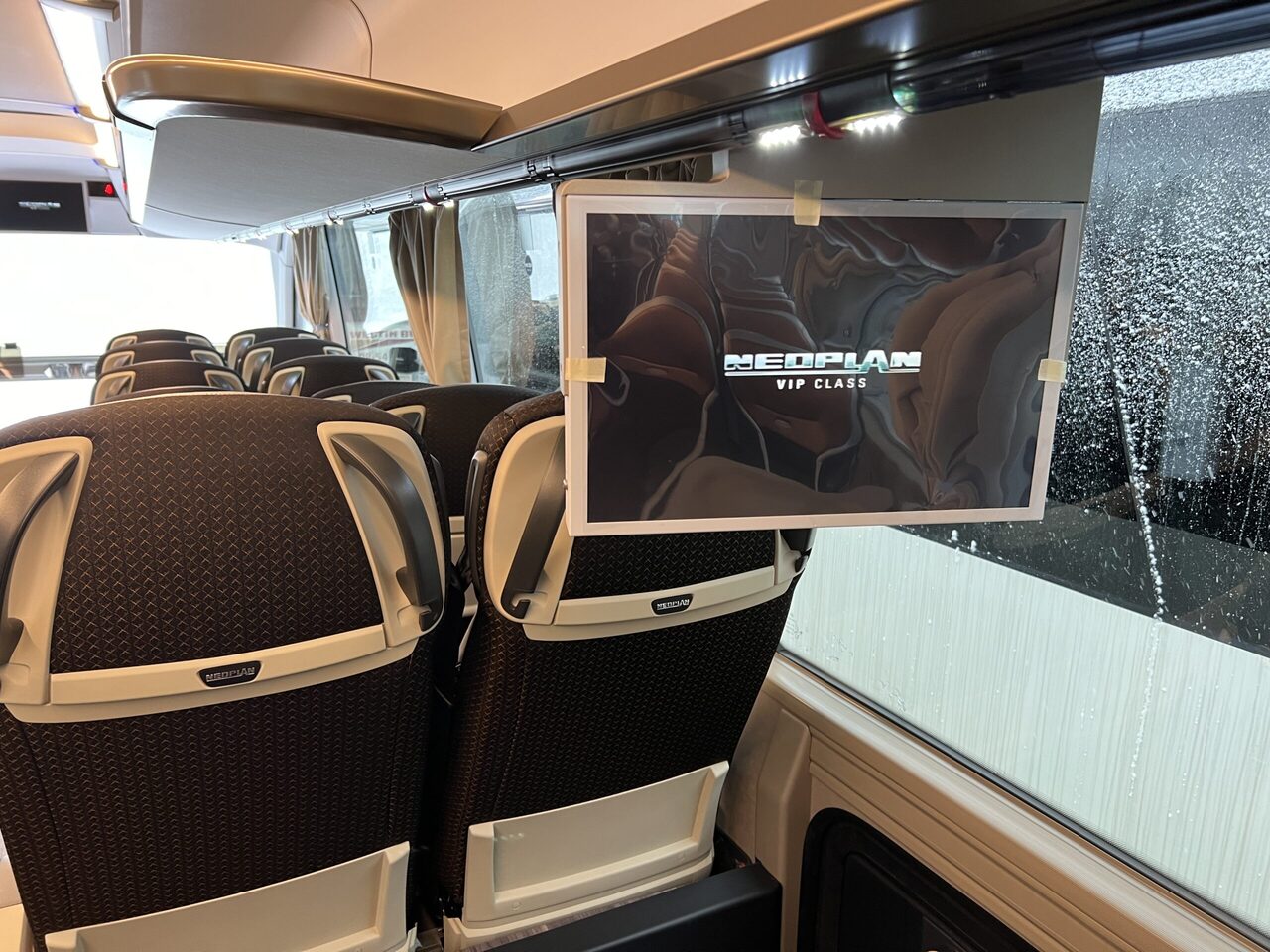 Туристичний автобус Neoplan Cityliner P15 Euro 6E V.I.P Exclusive Class (svart / brons färgad skinnklädsel): фото 22