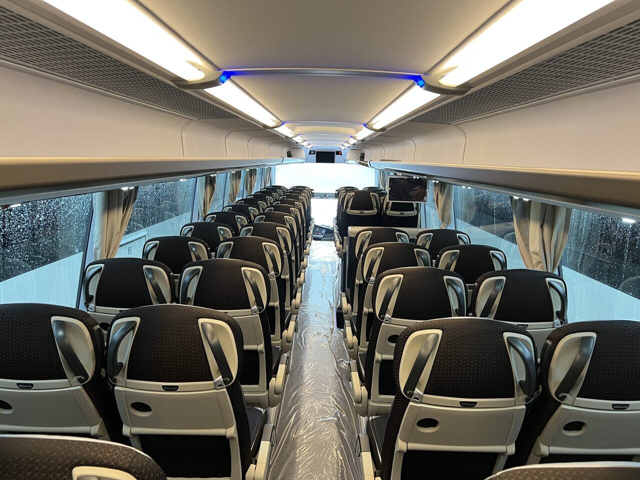 Туристичний автобус Neoplan Cityliner P15 Euro 6E V.I.P Exclusive Class (svart / brons färgad skinnklädsel): фото 29