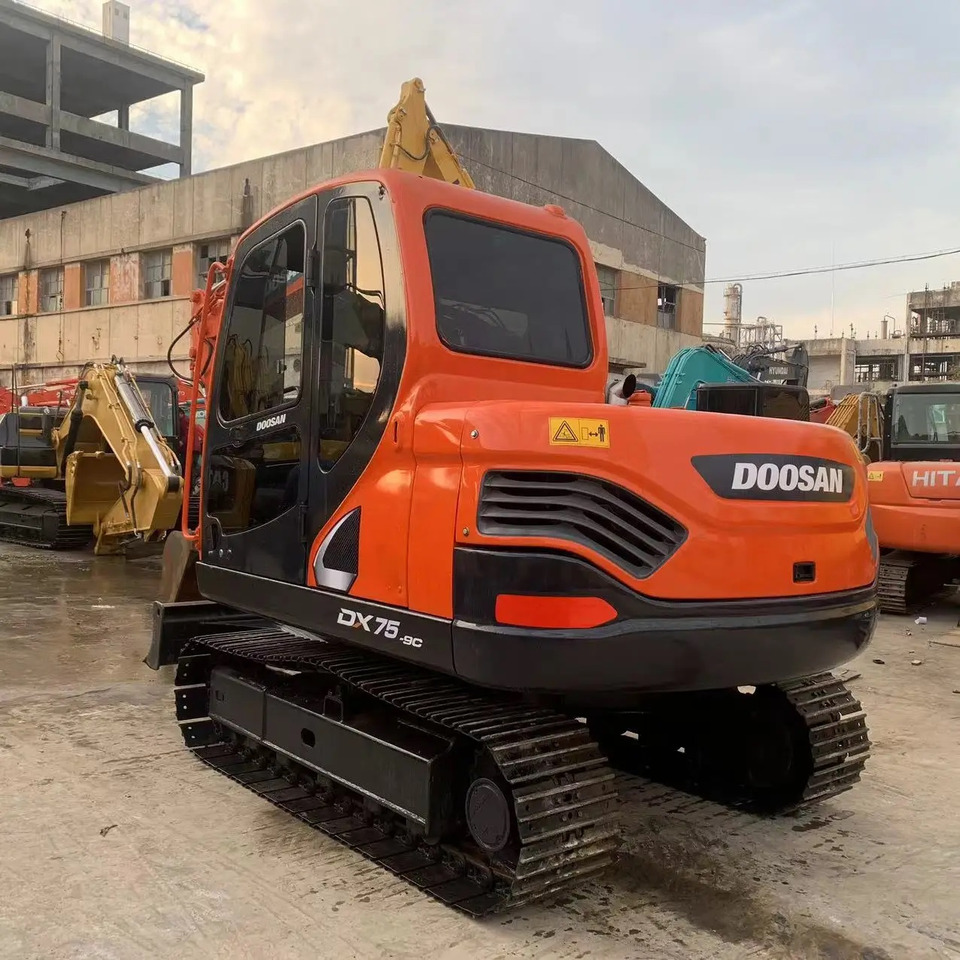 Гусеничний екскаватор DOOSAN DX75 Korean small tracked hydraulic excavator digger: фото 3