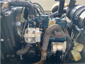 Повітряний компресор Kubota Sullair 15.5 kW 7 bar 2000 L / min Diesel Schroefcompressor: фото 3