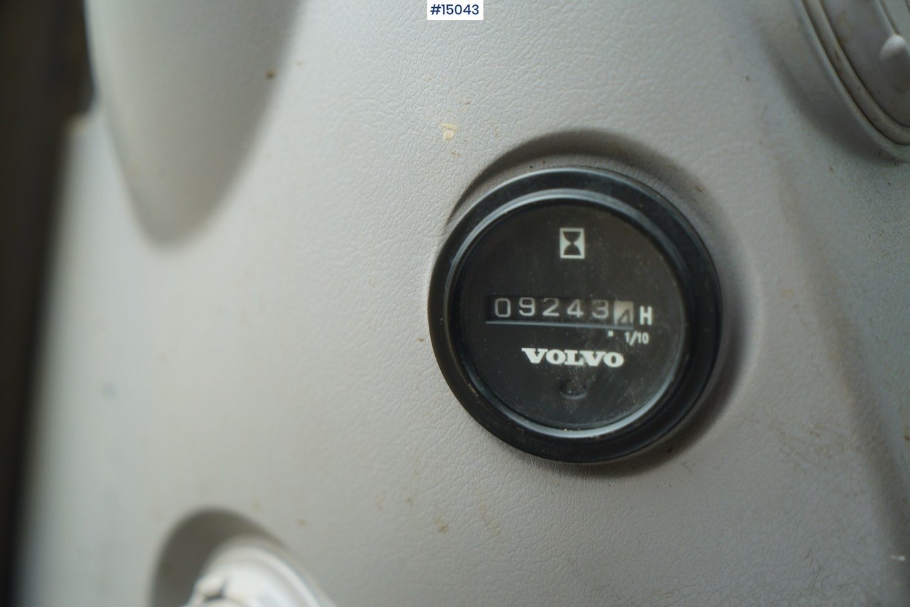 Екскаватор Volvo ECR235 DL: фото 34