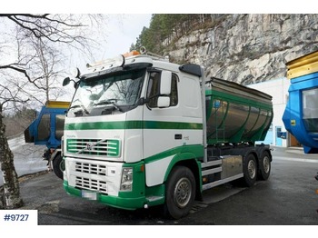 Асфальтоукладальна машина Volvo FH440