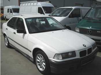 BMW 320i - Легковий автомобіль