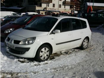 Renault Grand Scenic - Легковий автомобіль
