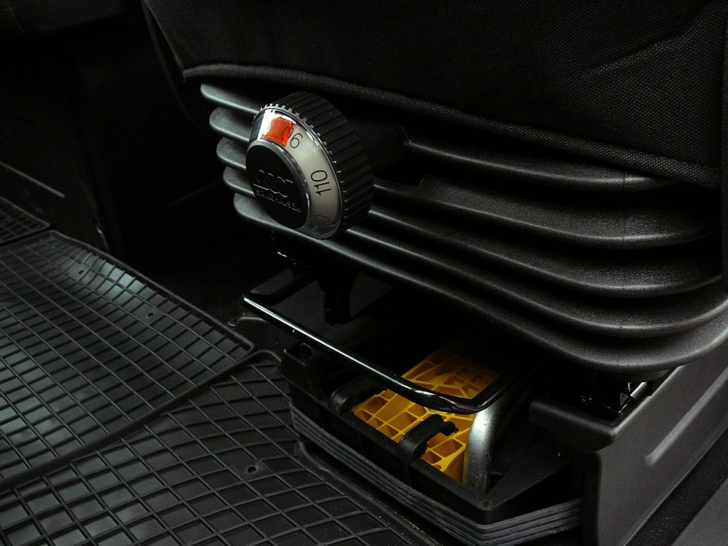 Новий Фургон з закритим кузовом Iveco Daily 35S18 Koffer Ladebordwand: фото 16