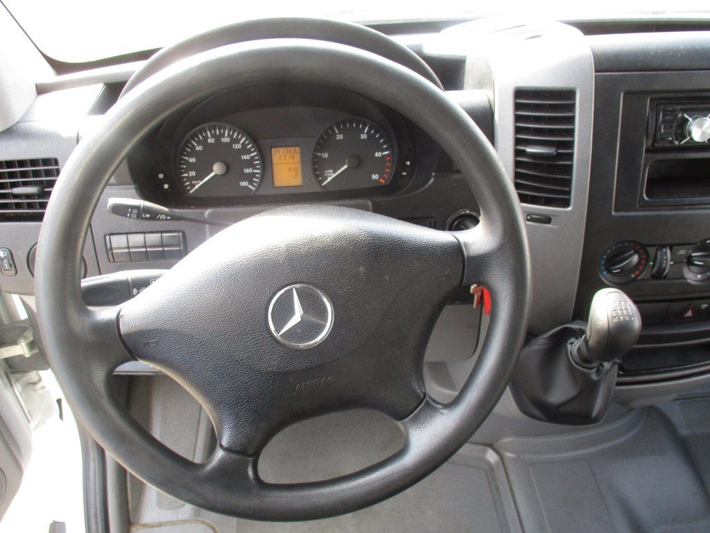 Суцільнометалевий фургон Mercedes-Benz Sprinter 516 CDI: фото 8