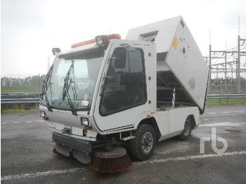 Tennant HMF426 - Підмітально-прибиральна машина