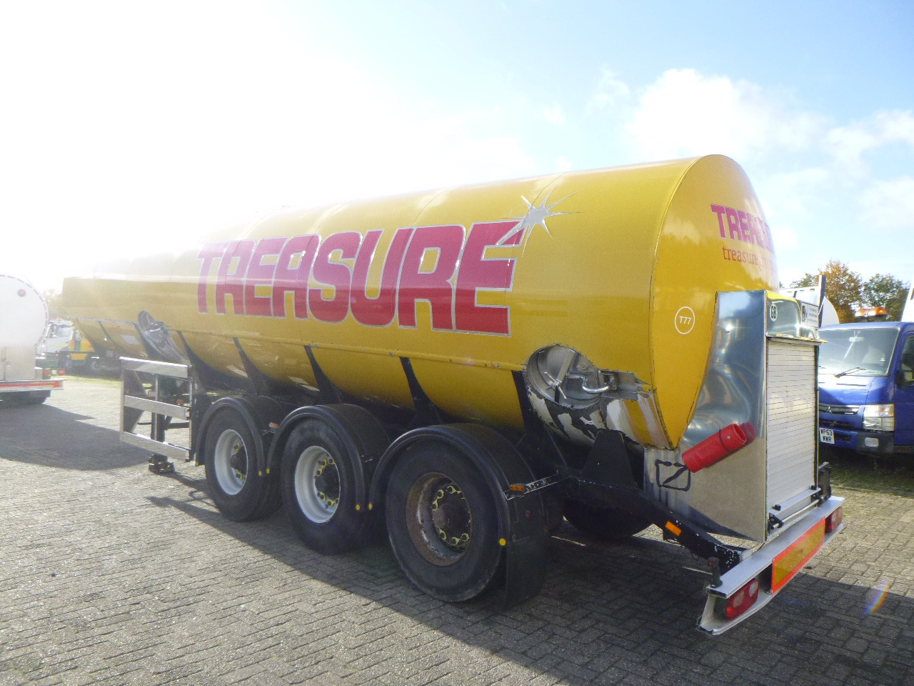 Напівпричіп цистерна Для транспортування харчових продукті Crane Fruehauf Food (beer) tank inox 30 m3 / 2 comp: фото 3