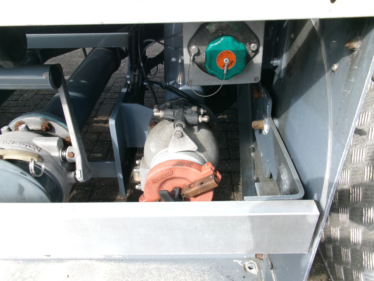 Напівпричіп цистерна Для транспортування палива L.A.G. Fuel tank alu 44.5 m3 / 6 comp + pump: фото 9