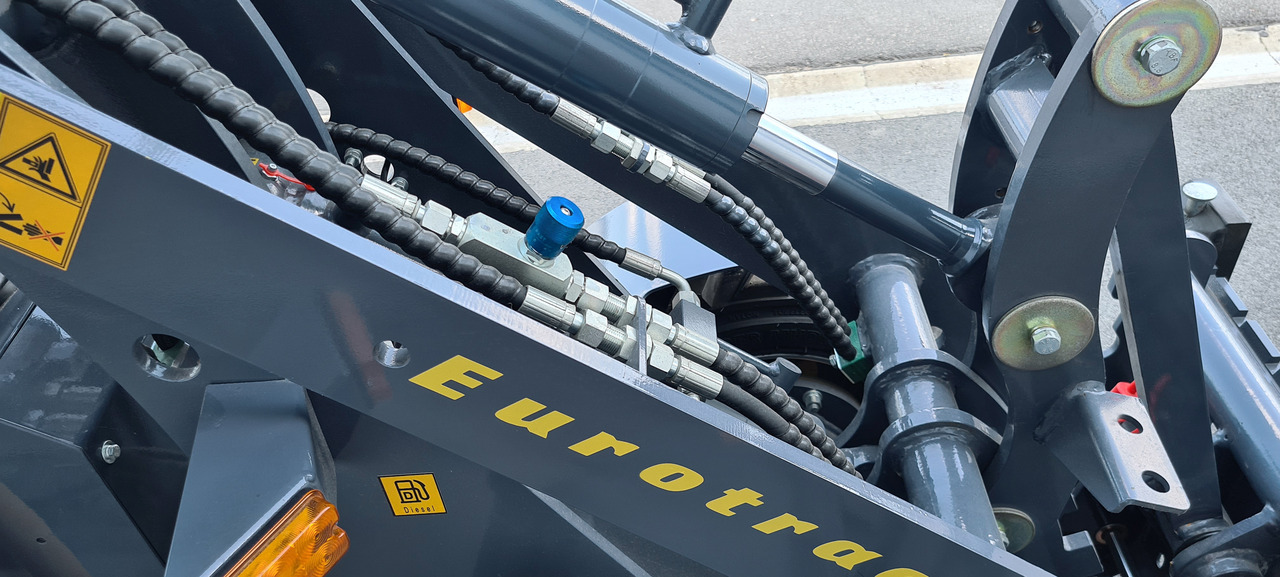 Новий Компактний фронтальний навантажувач Eurotrac W10 Radlader Hoflader: фото 3