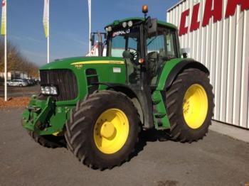 Сільськогосподарський трактор John Deere 7530 PREMIUM