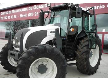 Сільськогосподарський трактор Valtra A93