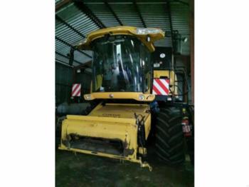 Зернозбиральний комбайн New Holland cx8070
