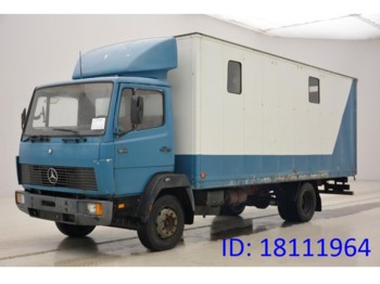 Для перевезення худоби вантажівка Mercedes-Benz 1114