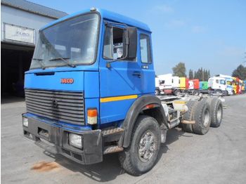 Вантажівка шасі Iveco Magirus 330 - 35 (FULL STEEL SUSPENSION): фото 1
