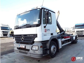 Контейнеровоз/ змінний кузов вантажівка Mercedes-Benz Actros 1832