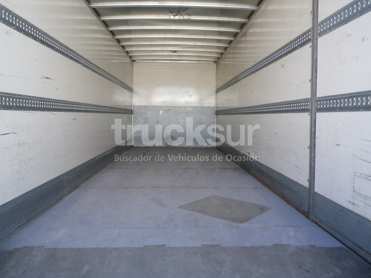 Вантажівка з закритим кузовом MAN TGM 18.290: фото 9