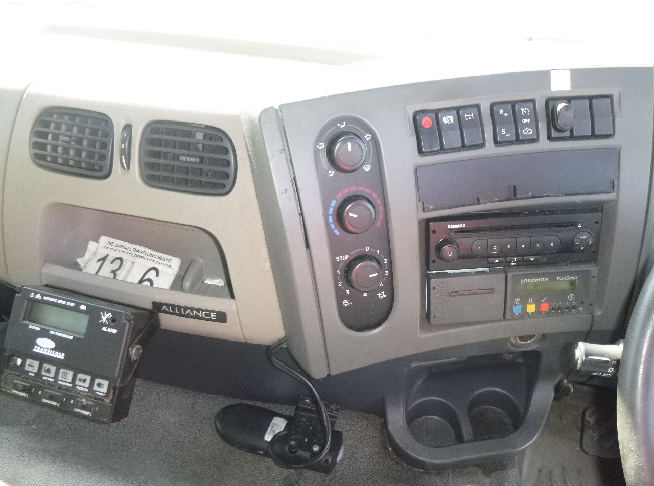 Рефрижератор вантажівка Renault Premium 370 dxi 6x2 RHD Carrier Supra 950 MT frigo: фото 9
