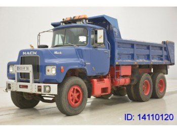 MACK DM609 - 6x4 - Самоскид вантажівка
