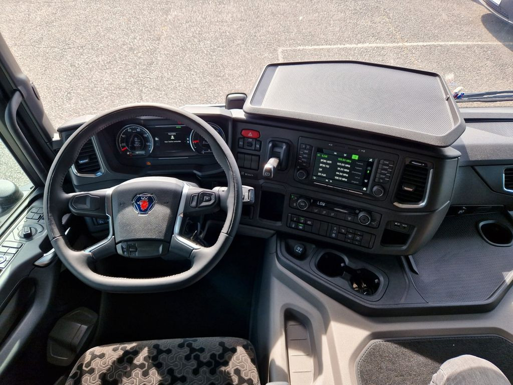 Новий Вантажівка з закритим кузовом Scania P280 18t Premium Koffer mit BÄR LBW: фото 16