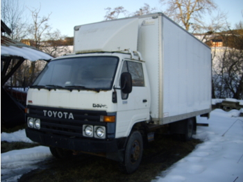 Toyota Dyna - Вантажівка з закритим кузовом