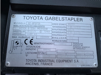 Газовий навантажувач Toyota 8FGF25: фото 4