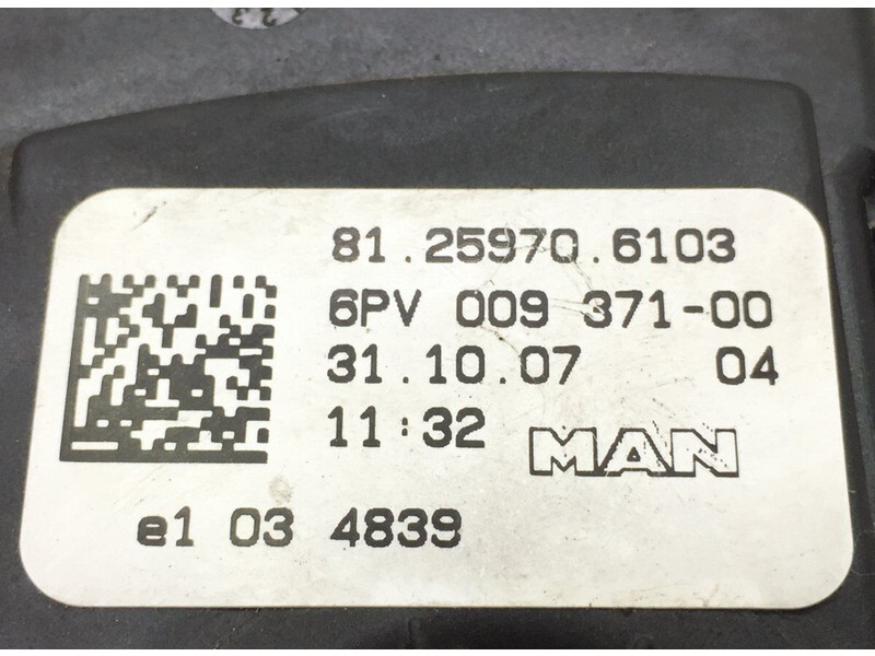 Педаль MAN TGM 15.240 (01.05-): фото 6