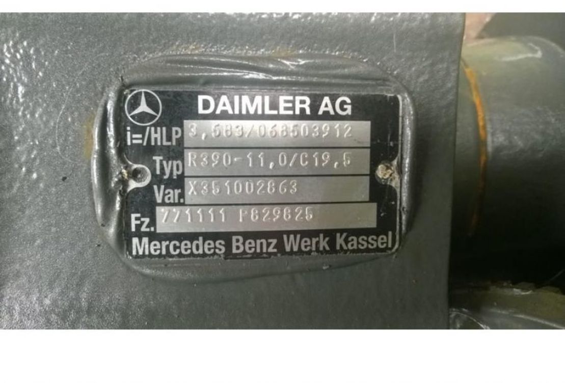 Задня вісь в категорії Вантажівки Mercedes Benz Differentieel R390-11.0/C19.5: фото 3