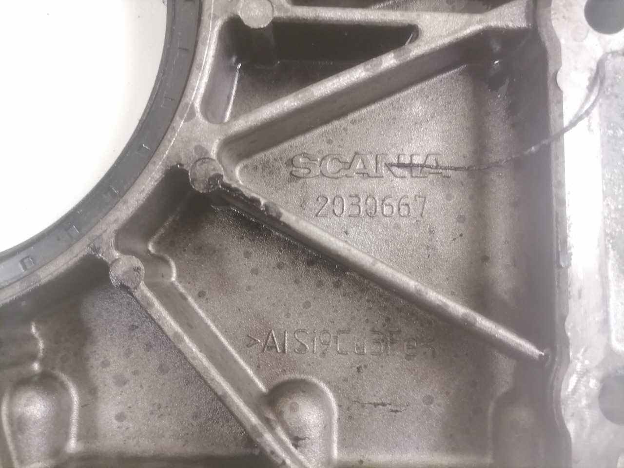 Двигун та запчастини в категорії Вантажівки Scania Engine front cover 2030667: фото 3