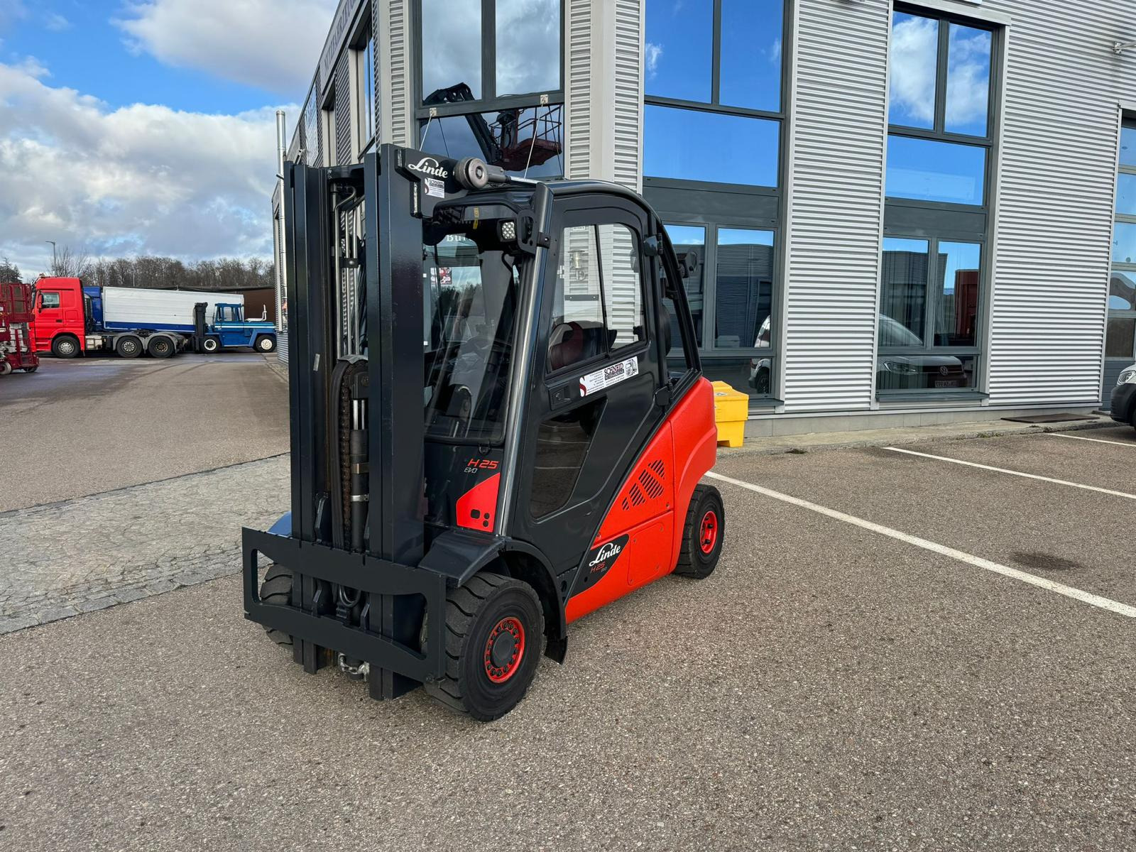 Schneid Nutzfahrzeuge GmbH & CO. KG undefined: фото 2