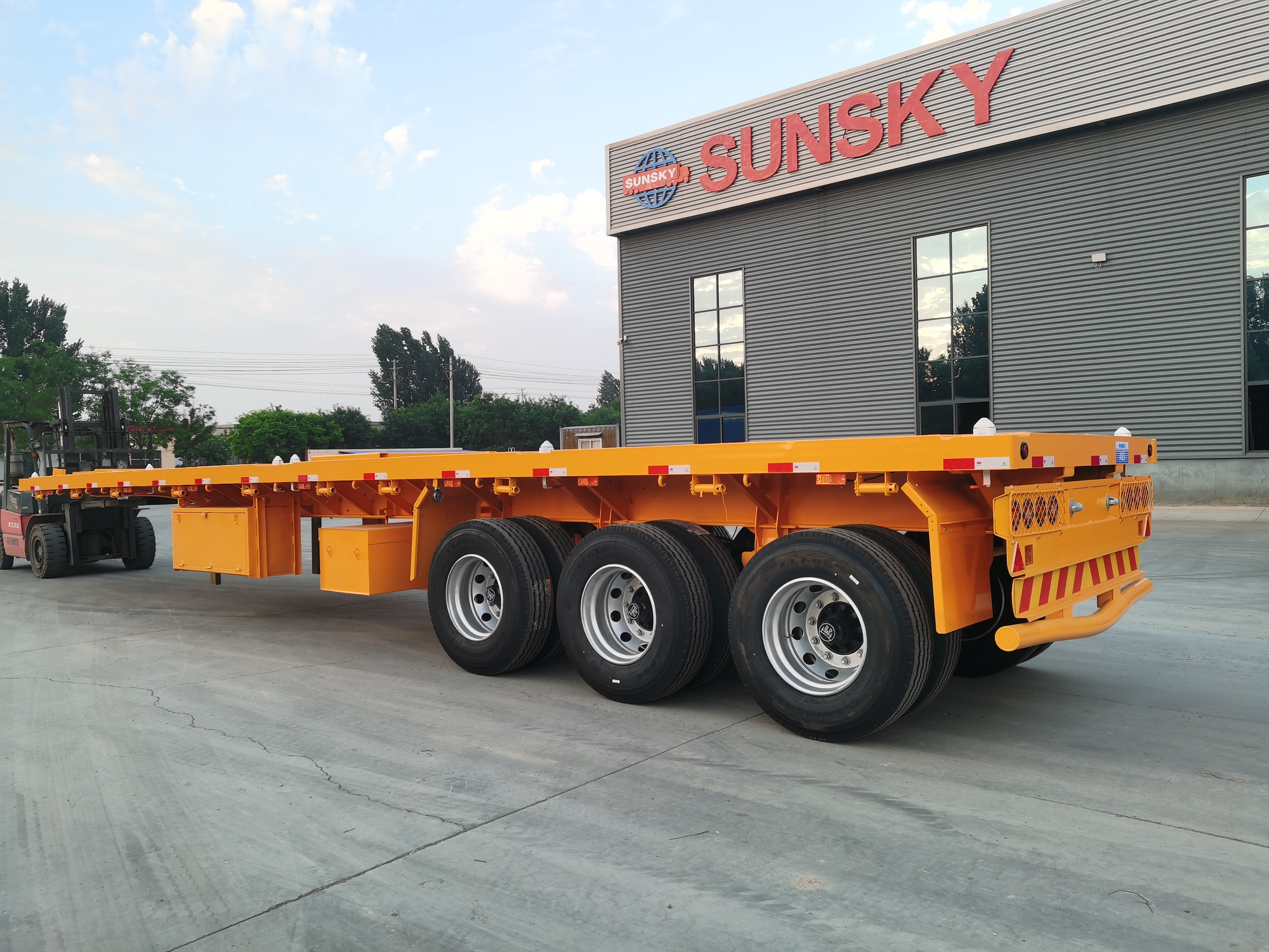 Xiamen Sunsky Vehicle Co.,Ltd - Вантажівки SINOTRUK HOWO - 8х4, Коробка передач: ручна undefined: фото 4