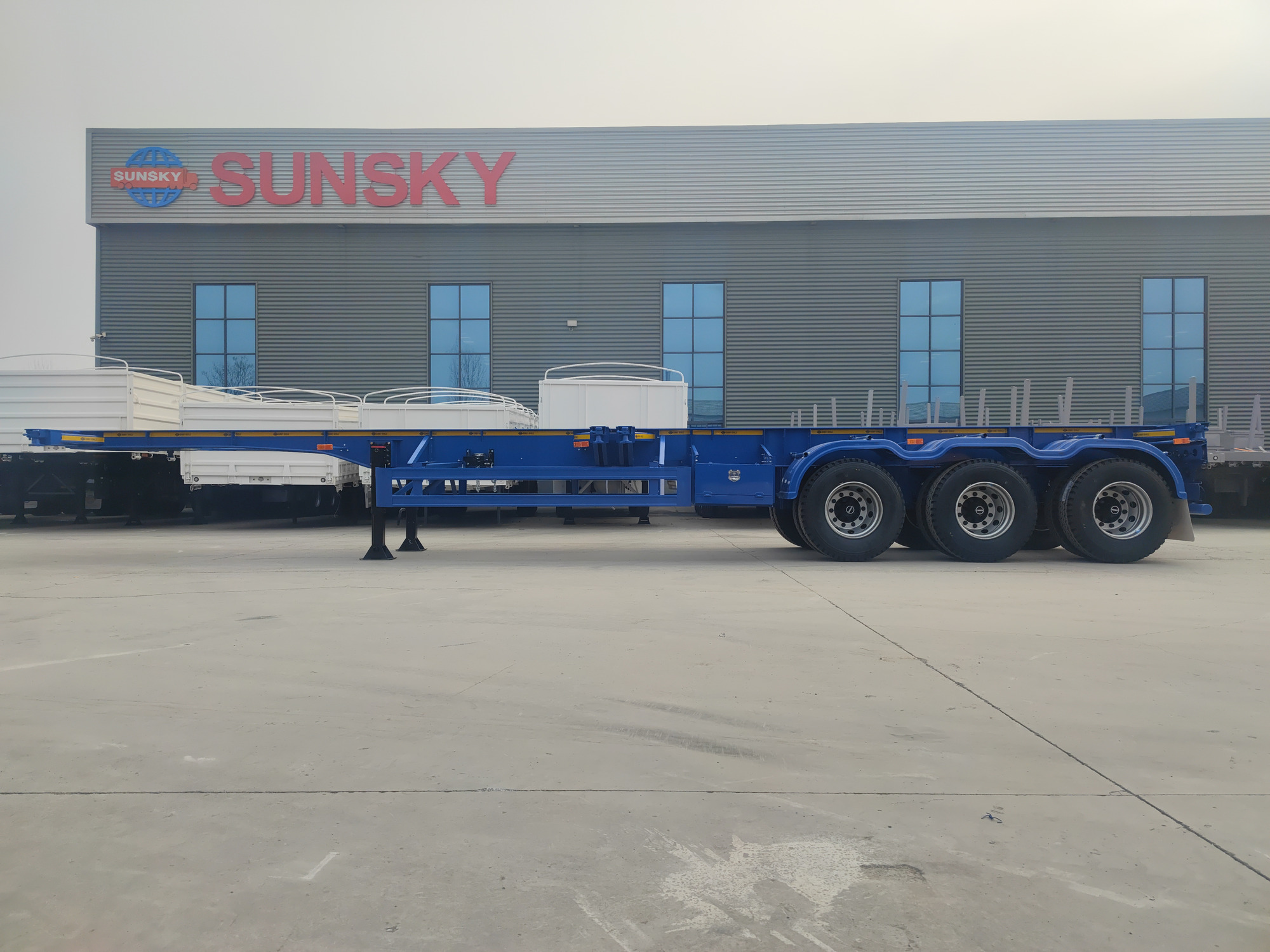 Xiamen Sunsky Vehicle Co.,Ltd - Вантажівки SINOTRUK HOWO - 8х4, Коробка передач: ручна undefined: фото 3