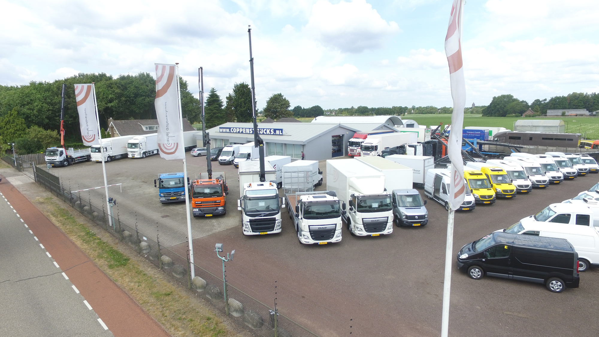COPPENS TRUCKS BV - Вантажівки undefined: фото 1
