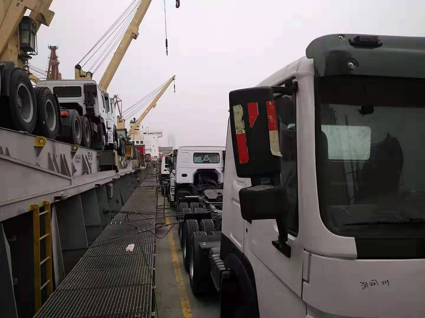 Shandong Guhong Auto Industrial CO., LTD - Вантажівки - Рік: 2020, 6х4, Кондиціонер undefined: фото 10