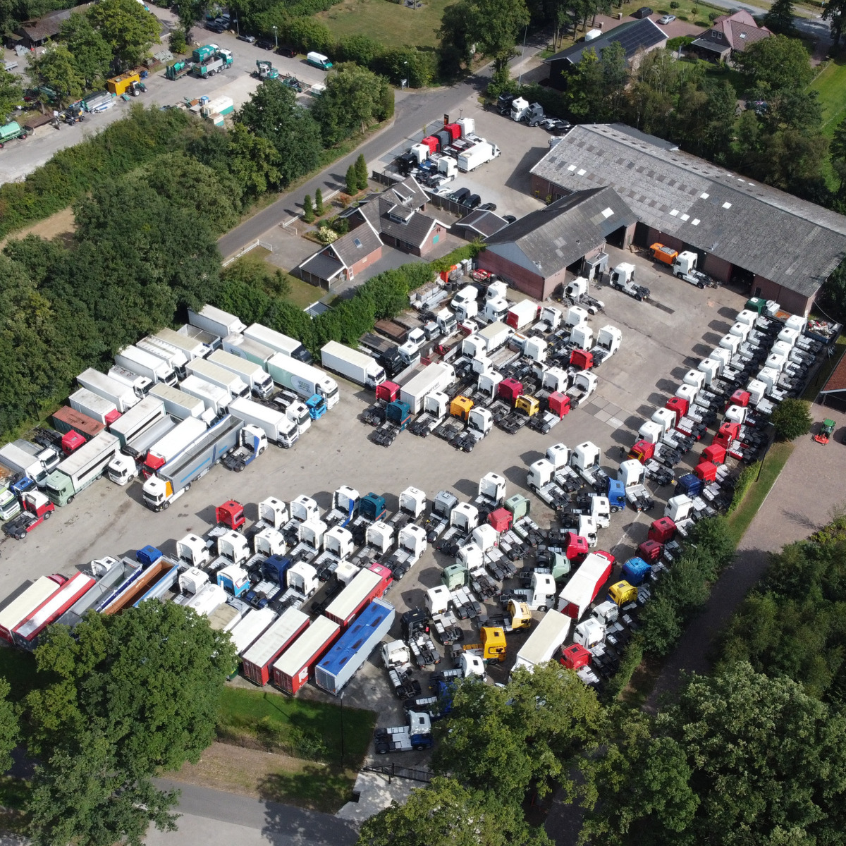 Hesselink Trucks B.V. - Kомерційні автомобілі undefined: фото 7