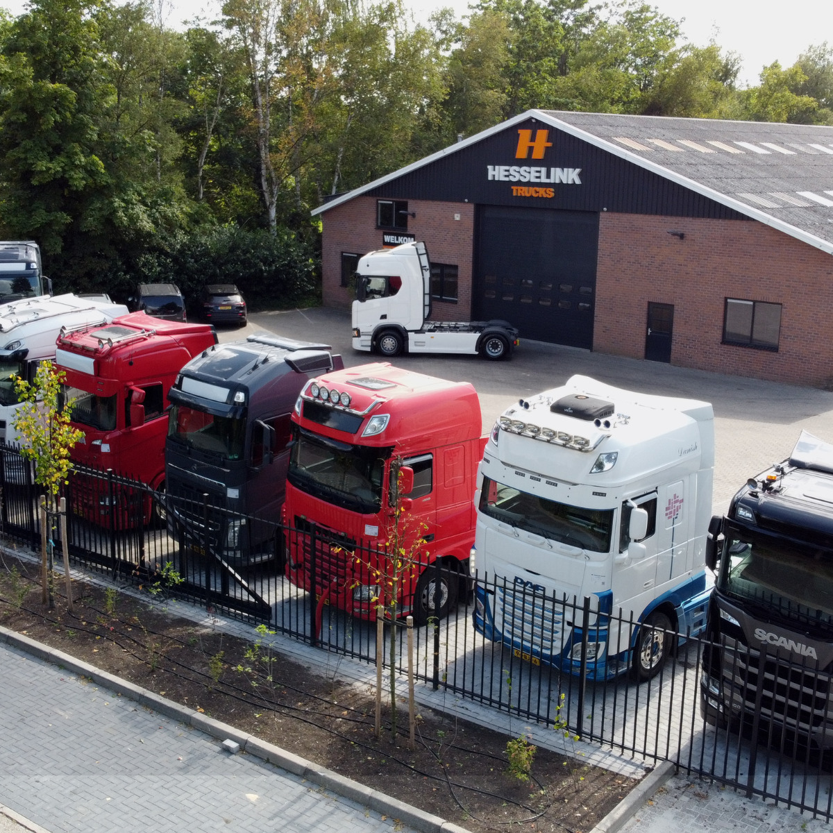 Hesselink Trucks B.V. - Kомерційні автомобілі undefined: фото 8