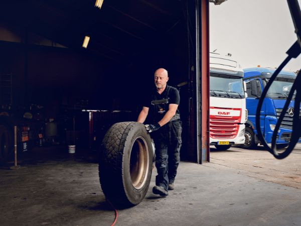 Hesselink Trucks B.V. - Тягачі - Коробка передач: ручна undefined: фото 4