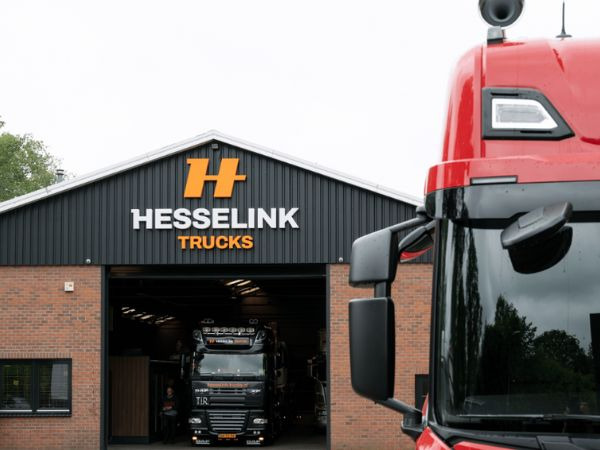 Hesselink Trucks B.V. - Тягачі - Коробка передач: ручна undefined: фото 1