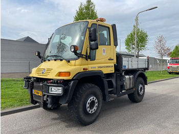 Самоскид вантажівка UNIMOG U400