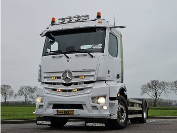 Вантажівка шасі MERCEDES-BENZ Actros