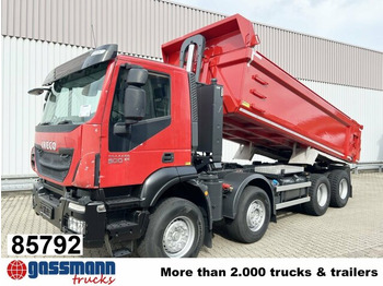 Самоскид вантажівка IVECO Trakker