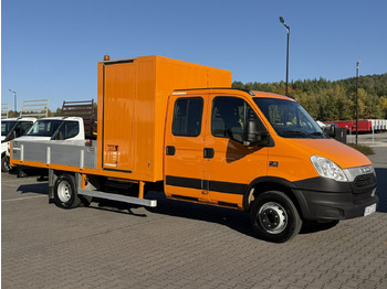 Легка бортова вантажівка IVECO Daily 70c18
