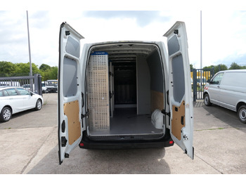 Суцільнометалевий фургон RENAULT Master