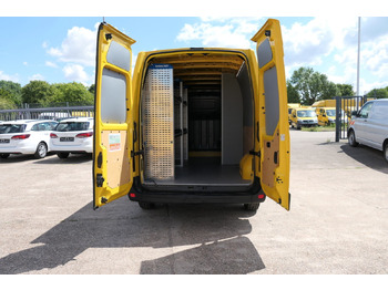 Суцільнометалевий фургон RENAULT Master