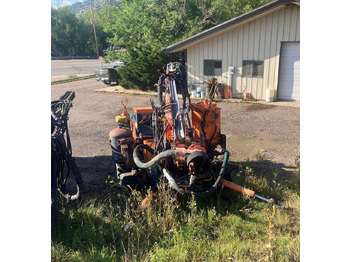 Бурова установка TAMROCK