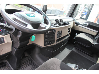 Interior photo 1: Тягач MAN TGX 18.500 XXL Standklima Navi Xenon Retarder Interior photo 1: Тягач MAN TGX 18.500 XXL Standklima Navi Xenon Retarder