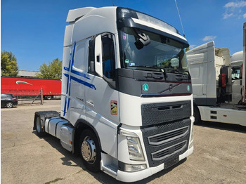 Тягач Volvo FH 500 Globe-Mega-I Park: фото 2