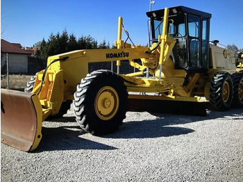 Грейдер KOMATSU